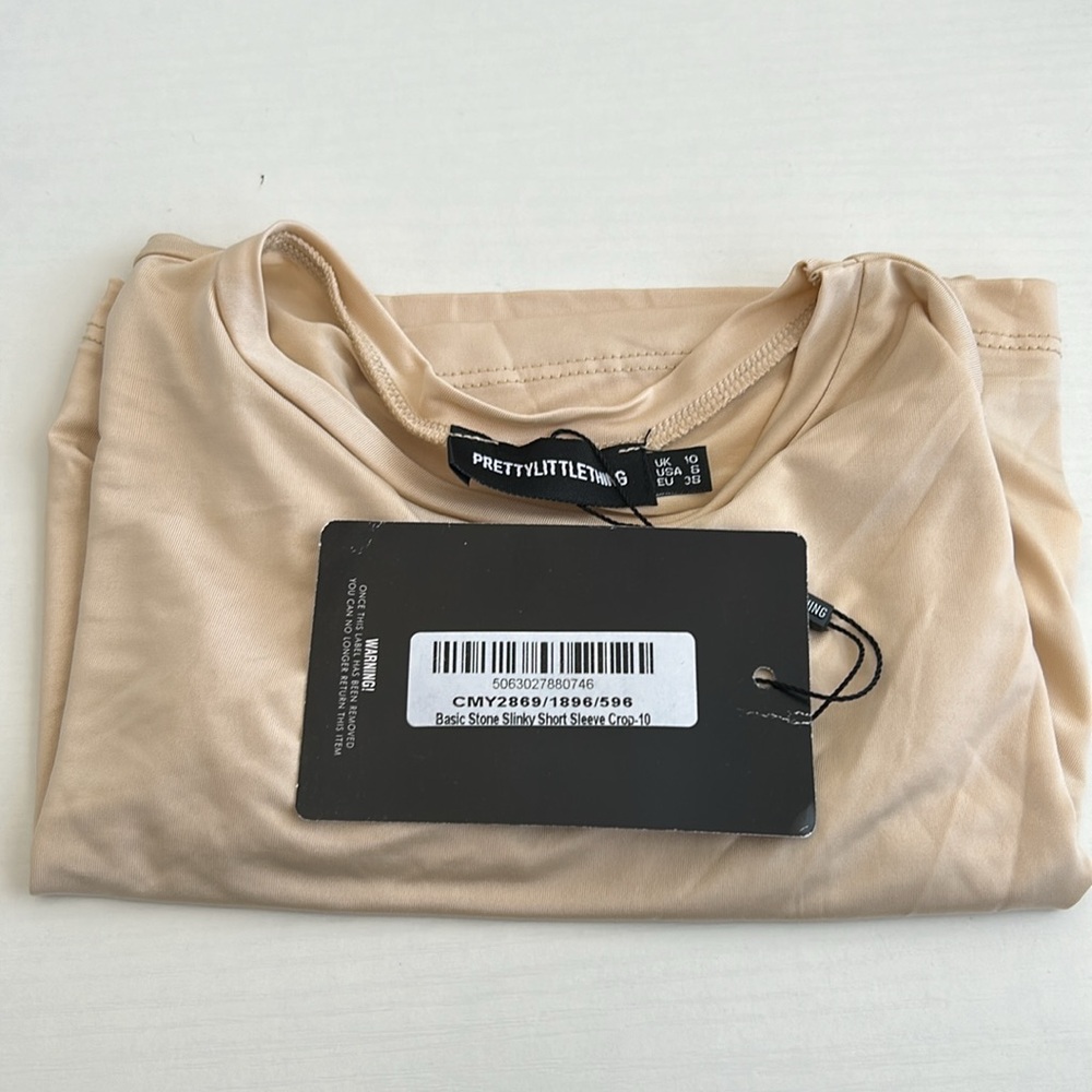Prettylittlething “Basic Stone slinky shirt sleeve crop” - Picture 6 of 7